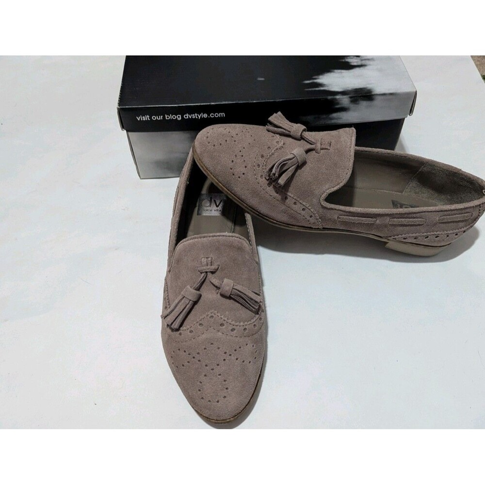dv Women's Size 10 Slip On Loafer Flats Beige Suede Almond Toe Tassel Casual